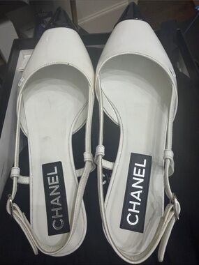 CHANEL White Leather Slingback Flats with Black Patent Pointed Cap Toe